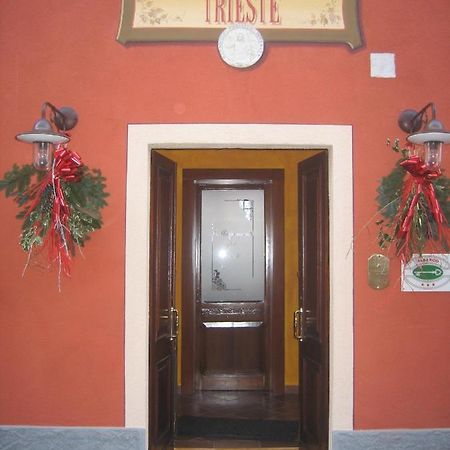 I Malpensanti Del Trieste Monticelli d'Ongina Bagian luar foto